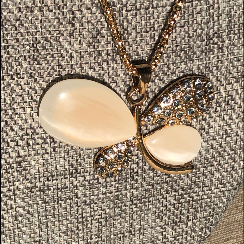 Bijoux By Meer Butterfly Rhinestone Motherofpearl